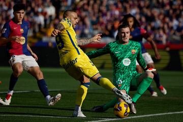 Pese a que el Barcelona llegaba como claro favorito, Las Palmas logró dar la sorpresa con buen fútbol y en ningún momento se achicó ante el cuadro Blaugrana. 