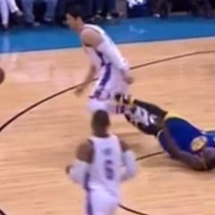 Draymond Green la vuelve a liar: ¡entrada por detrás a Kanter!