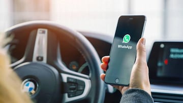 Perderás la mitad de los puntos del carnet si usas WhatsApp conduciendo