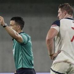 Quill se lleva la primera roja del Mundial por un placaje brutal