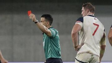 Quill se lleva la primera roja del Mundial por un placaje brutal