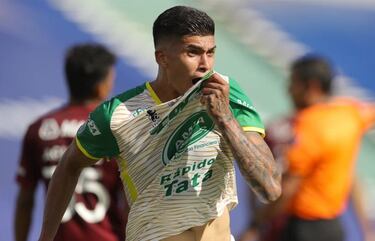 Adonis Frías cerca de Club León