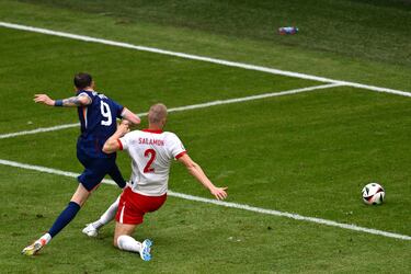 Weghorst rectifica a Koeman