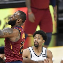 LeBron: triple-doble en febrero y primer 30.000+8.000+8.000