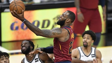 LeBron: triple-doble en febrero y primer 30.000+8.000+8.000