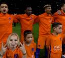 Divertidos gestos de niña durante el Holanda vs Inglaterra