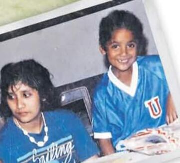 "Estando en Colo Colo o en otro club siempre alucinaba con la hinchada de la U", decía el lateral de los azules en su llegada al club. Hoy cumple su sueño de niño. 
