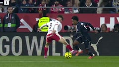 Las polémicas de la jornada 14 en LaLiga EA Sports: todos los penaltis, expulsiones y jugadas controvertidas