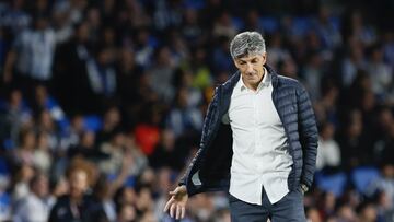 SAN SEBASTIÁN, 06/10/2024.- El entrenador de la Real Sociedad Imanol Alguacil durante el partido de Liga disputado entre Atlético de Madrid y Real Sociedad este domingo en el estadio de Anoeta. EFE/Javi Colmenero