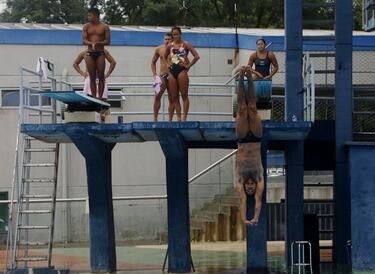 Entrenamientos en la Liga de Natación de Antioquia para el Campeonato Sudamericano en Argentina.