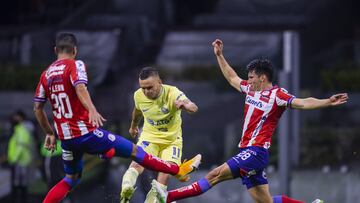  (L-R), Luis Leon of San Luis, Jonathan Rodriguez of America and Juan Pablo Martinez of San Luis during the game America vs Atletico San Luis, corresponding Round 13 the Torneo Apertura 2022 of the Liga BBVA MX at Azteca Stadium, on September 06, 2022.

<br><br>

(I-D), Luis Leon de San Luis, Jonathan Rodriguez de America y Juan Pablo Martinez de San Luis durante el partido America vs Atletico San Luis, correspondiente a la Jornada 13 del Torneo Apertura 2022 de la Liga BBVA MX en el Estadio Azteca, el 06 de Septiembre de 2022.