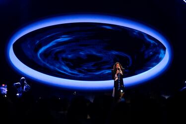 El cantante Lucas Bun actúa durante la primera semifinal del Benidorm Fest 2025.