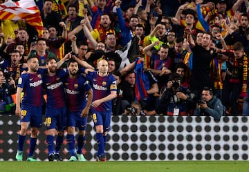 2-1. Messi celebró el segundo gol.