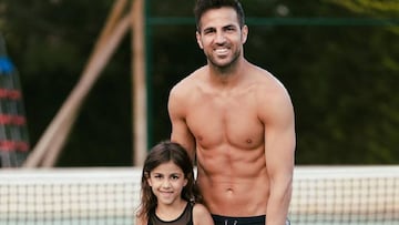 Cesc Fàbregas presume de familia y abdominales en Instagram
