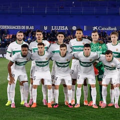 Aprobados y suspensos del Elche: bloqueo en el Coliseum