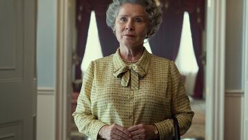 Imelda Staunton como la reina Isabel II.