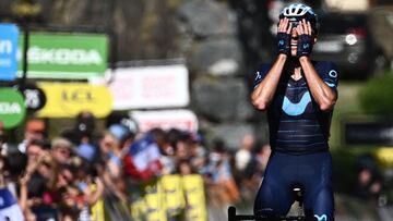 Carlos Verona celebra su primer triunfo profesional en el Dauphiné.