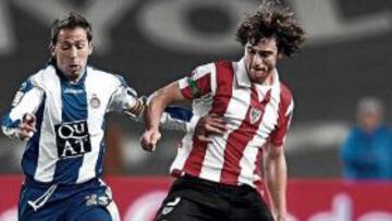 <b>EN LA PALESTRA. </b>Fernando Amorebieta sigue desatando pasiones fuera de Bilbao.