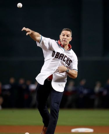 Al antiguo mariscal de los Cardinal apareci車 en el juego de postemporada de los D-Backs ante los Rockies del 4 de octubre de 2017.