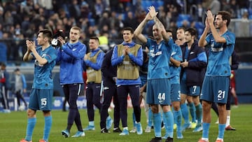 Saint Petersburg (Russian Federation), 27/11/2019.- Zenit players celebrate after the UEFA Champions League group G soccer match between Zenit St Petersburg and Olympique Lyon in Saint Petersburg, Russia, 27 November 2019. (Liga de Campeones, Rusia, San P