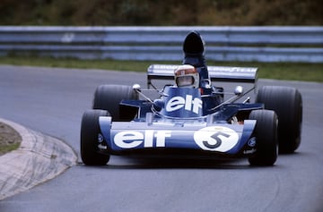 En 1973 el escocés Jackie Stewart obtuvo su tercer y último título del mundo de Fórmula 1. En la imagen en el mítico circuito de Nurburgring Nordschleife el 5 de agosto.