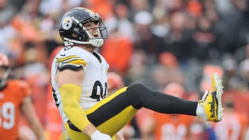 CINCINNATI, OHIO - NOVEMBER 26: T.J. Watt #90 of the Pittsburgh Steelers reacts to a sack during the fourth quarter of a game against the Cincinnati Bengals at Paycor Stadium on November 26, 2023 in Cincinnati, Ohio.   Andy Lyons/Getty Images/AFP (Photo by ANDY LYONS / GETTY IMAGES NORTH AMERICA / Getty Images via AFP)