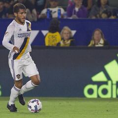 Jonathan dos Santos salió lesionado ante los Whitecaps