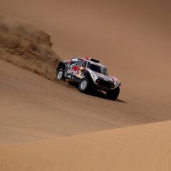 Resumen 6ª etapa del Dakar: victorias de Loeb y Quintanilla