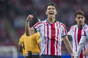 Después de su papelón en el Mundial de Clubes, las Chivas con sus refuerzos le ganaron 2-0 a Xolos en casa, dejando muy buenas sensaciones en el terreno de juego.