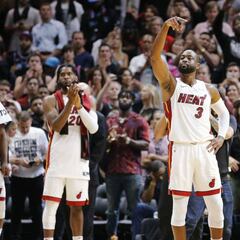 Wade se despide de Miami en plan estrella (30), pero los Heat no estarán en los playoffs