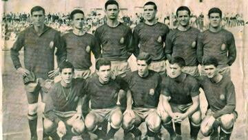 Alineaci&oacute;n de Espa&ntilde;a en el partido ante Egipto en los Juegos Mediterr&aacute;neos de 1963, torneo previo a los Juegos de 1964: arriba, Rodri, Meltzer, Elorriaga, Domenech; Bosch, Echarri; abajo: Le&oacute;n, Grosso, Vel&aacute;zquez, Uriarte y Vidal.