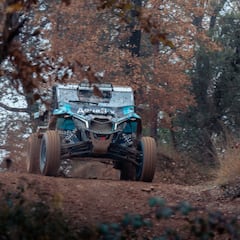 Farrés se tira al barro