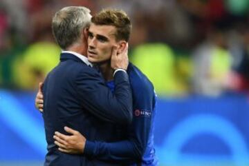 Didier Deschamps con Griezmann. 