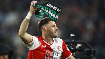 Feyenoord's Mexican forward #29 Santiago Gimenez celebrates after winning the Dutch KNVB Cup Final match between Feyenoord and NEC Nijmegen at Feyenoord Stadium de Kuip in Rotterdam on April 21, 2024. (Photo by MAURICE VAN STEEN / ANP / AFP) / Netherlands OUT