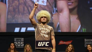 Khabib Nurmagomedov durante el pesaje previo a su último combate en el UFC 205.