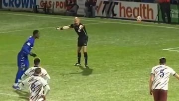 Es el penalti nunca visto en la historia del fútbol: 7M de visitas en redes y no es para menos