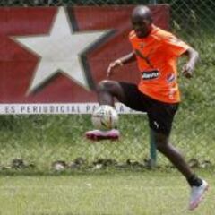 Elacio Córdoba, lateral del Medellín, se vuelve a fracturar