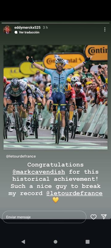 La felicitación de Eddy Merckx a Mark Cavendish tras lograr su 35 victoria de etapa en el Tour de Francia