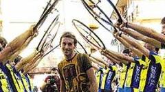 Siete equipos en la puja por Iban Mayo