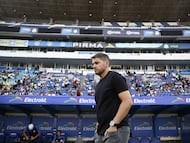 Nicolas Larcamon head coach of Cruz Azul during the 15th round match between Cruz Azul and Tijuana as part of the Liga BBVA MX Varonil, Torneo Clausura 2026 at Cuauhtemoc Stadium, on April 18, 2026 in Puebla, Mexico.