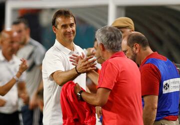 Saludo entre Mourinho y Julen Lopetegui al final del encuentro. 