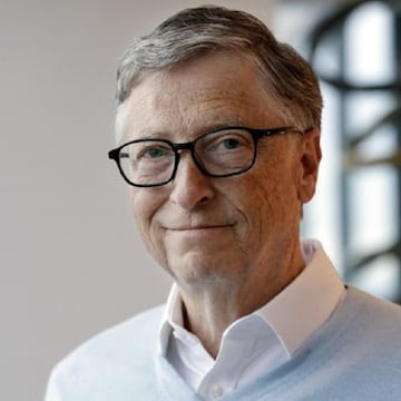 El empresario y filántropo norteamericano, cofundador del gigante de la informática Microsoft, desciende al cuarto puesto. Con su esposa Melinda, Bill Gates preside la Fundación Bill y Melinda Gates, la entidad benéfica privada más grande del mundo.
"El dinero no tiene, hasta cierto punto, ninguna utilidad para mí. Es útil en la construcción de una organización y en llevar los recursos a los más pobres del mundo".