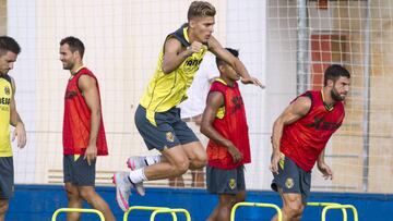Iván Alejo, entrenándose con el Villarreal.