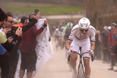 Pogacar en la Strade Bianche.