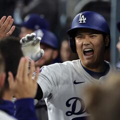 Shohei Ohtani alimenta su leyenda y pone el registro en 52-52