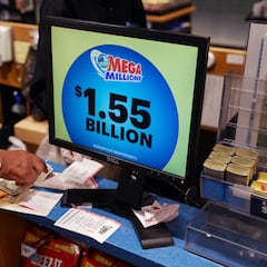 Is this the luckiest man alive? He’s hit the lottery jackpot 4 times, including 3 wins in the last year