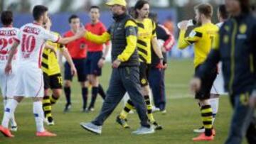 Los jugadores, tras un amistoso jugado contra el Sion en La Manga.