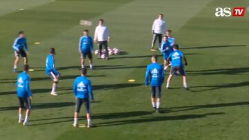 El recurso de calidad con el que Isco salvó un balón en el rondo