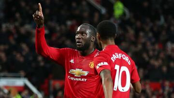 Berbatov defends under-fire United striker Lukaku