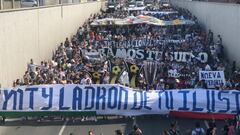 La barra de Rayados volvi&oacute; a desobedecer los acuerdos firmados hace algunos meses al hacer su tradicional marcha a cancha de Tigres.